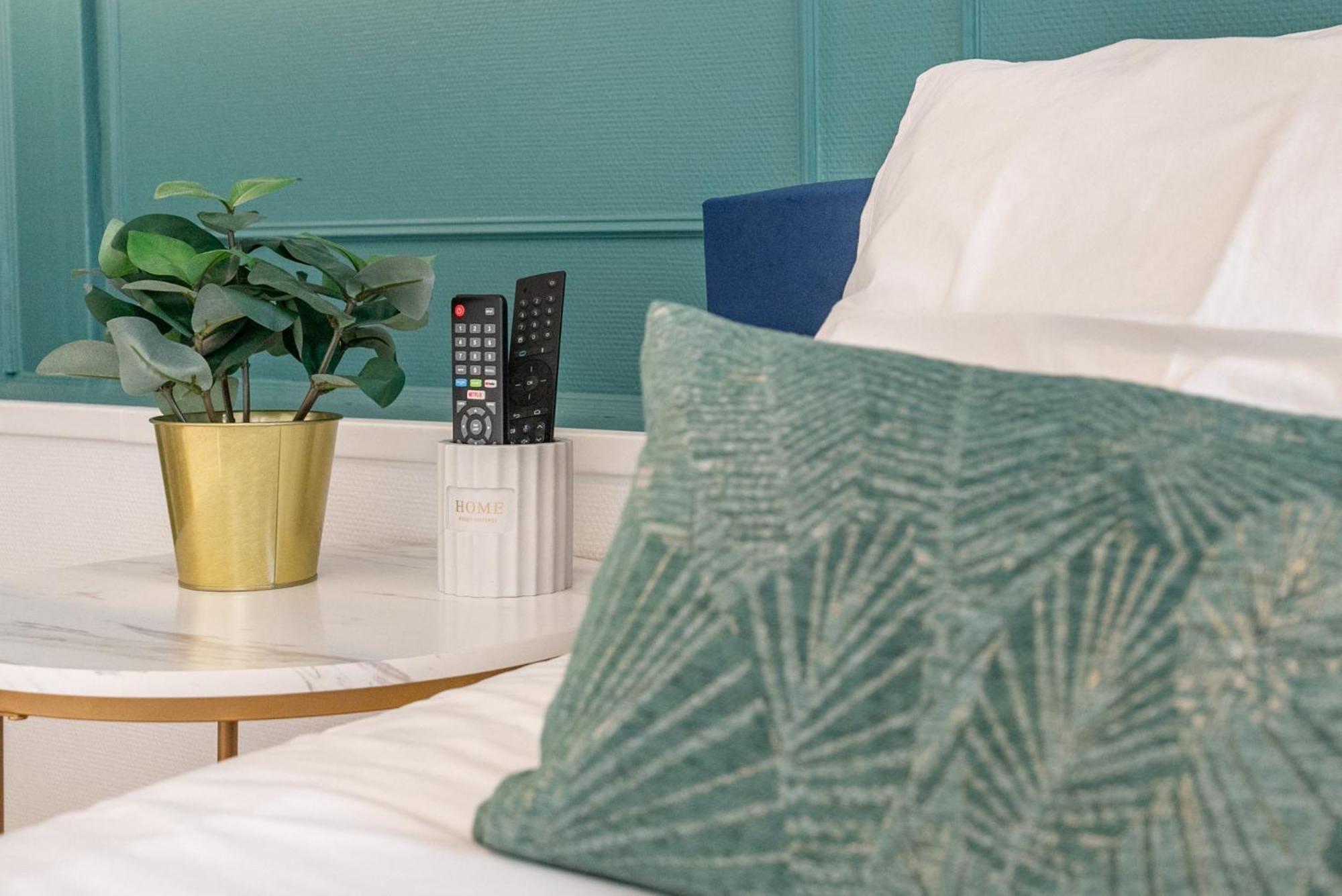 Le Neo - Studio Chic Avec Sa Cour Privative Et Fibre Bergerac Kültér fotó